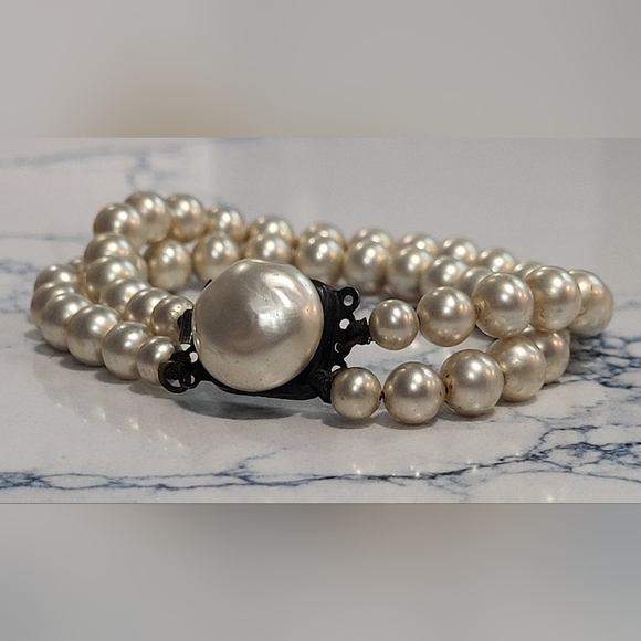 Vintage Double Stranded Pearl Bracelet, 7-3/4" with imperfections - Picture 4 of 7